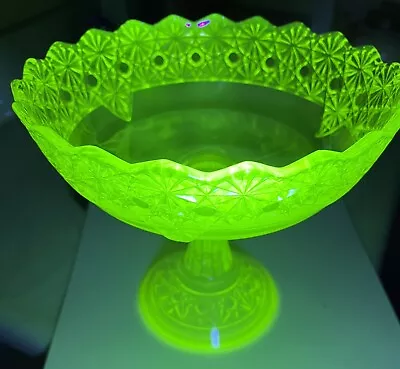 VINTAGE DAISY & BUTTON URANIUM VASELINE GLASS COMPOTE - Fluoresces Well 8” Hgt • $125