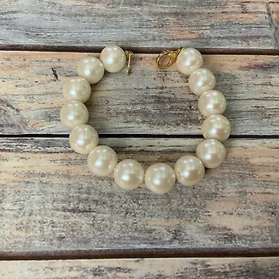 Vintage Chunky Faux Pearl Acrylic Beaded Bracelet  • $15