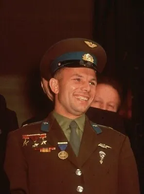 Yuri Gagarin Unsigned 8 X 6 Photo - Russian Cosmonaut - First Person In Space *1 • £2.10