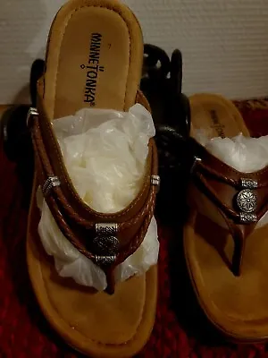 Minnetonka Sandals Slverbay Thong Women's Size 9 M Brown Leather Flip Flops  • $25