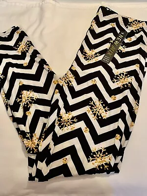 EXTRA PLUS SIZE Black White Chevron Snowflake Leggings Fits Size 16-20 NWT • $8.95