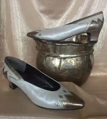 Vintage Margaret Jerrold Elegant Low Heel In Silver Tones 9 1/2 • $48