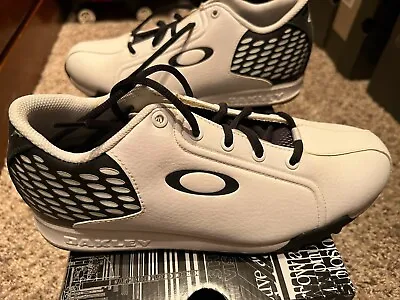 OAKLEY FLAGSTICK GOLF SHOES Leather Rubber Cleat WHITE/BLACK SIZE 8 US MENS NEW • $75