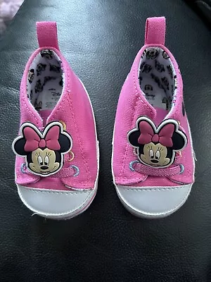 Baby Girl Pram Shoes 6-9 Months • £3