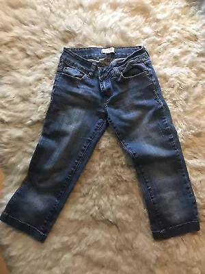 Denim Capri I LOVE H81 Size 25 • $8