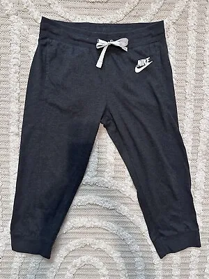 Nike Women’s Drawstring Dark Gray Capri Joggers Pants Size M • $9