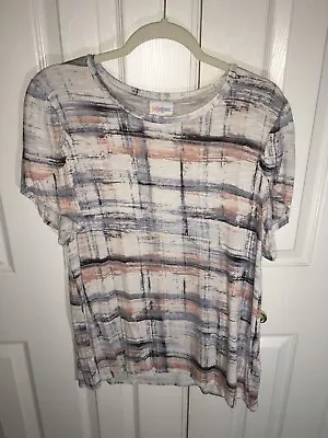 NWOT Lularoe Olive Top Size L White Background With Beautiful Plaid Design  • £16.86