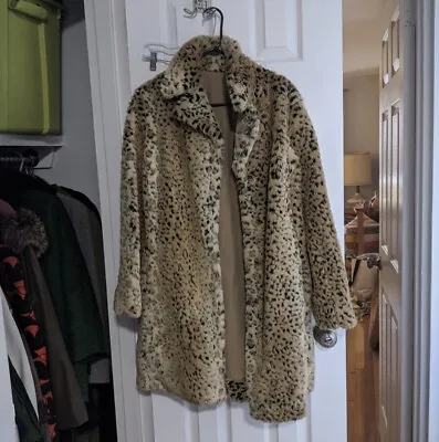 $125 • Buy Vintage 90s Cheetah Faux Fur Coat