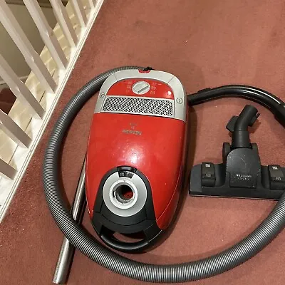 MIELE POWER  VACUUM CLEANER  300-2200  Watts VARIABLE • £95