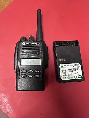 Motorola EX560 XLS UHF 403-470 MHz TWO WAY RADIO AAH38RDF9DU5AN W/ BATTERY • $95