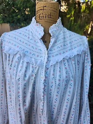 VTG Long Nightgown Prairie Cottage Core 100% Cotton Flannel M Eyelet Lace Floral • $19.99