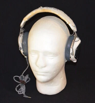 $29.95 • Buy Used Working V-Moda Crossfade M-100 Headphones White Silver Cosmetic Wear