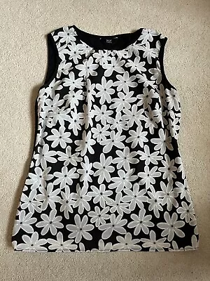 F&F Daisy Top Size 6 • £1