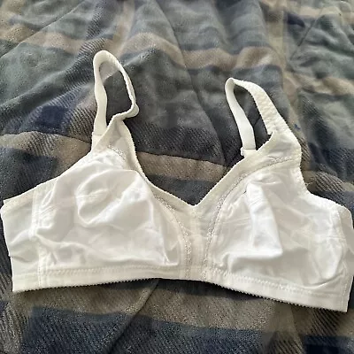 Vintage Full Coverage Bra Size 36C 36 C   White Lace  Trim Wireless Woolite • $14