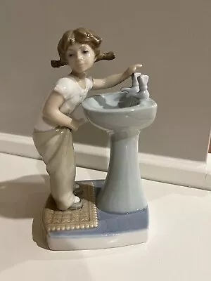 Lladro Little Girl With Pigtails At Sink  #4838 -  7 1/4  - CLEAN UP TIME! • $75