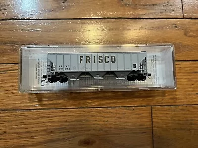 + Micro Trains N Scale Frisco PS2 3-Bay High-Side Covered Hopper 096 00 110 LNIB • $20