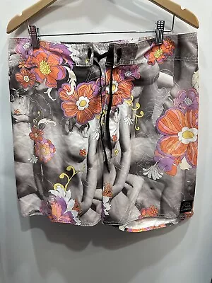 Vintage Quicksilver Boardshorts Size 34 Shorts Floral Print • $18