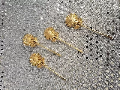 Vintage Metal Flower Daisey Hair Pin Stick Gold Tone  • $10