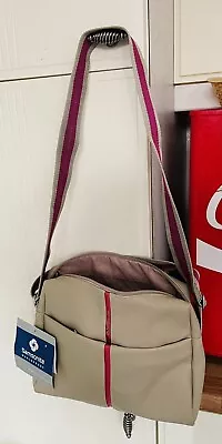 Samsonite Leather Lady’s Travel Bag • £25