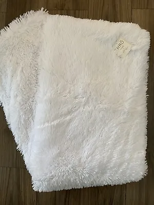 THRO Home Blanket Throw Faux Fur Plush White Thick 50  X 60  Bedding Home Decor • $18