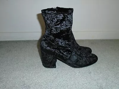 Marc Fisher Black Velvet Booties Size 8 • $14.99