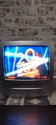 $149 • Buy TOSHIBA MV13Q41 13-Inch TV/VCR Combo VHS Retro Gaming  Tested Works