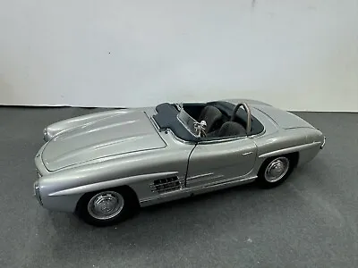 CMC 1957 Mercedes Benz 300 SLS Spezialversion SL VON 1/24 CAR DIECAST W/BOX • $249.88