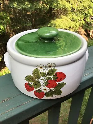 Vintage 1980s McCoy 1421  Strawberry Country  Round Casserole/Bean Pot 2 QT • $15