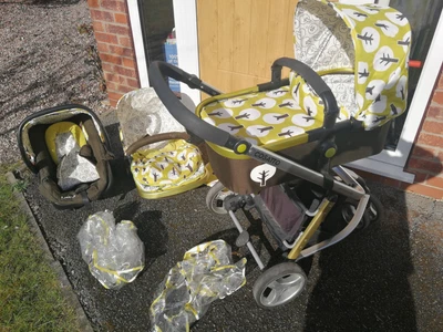 £60 • Buy Cosatto Giggle 2 Travel System Pushchair/Pram/Car Seat/Bag - Good Used Condition