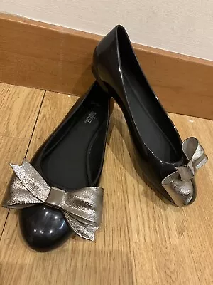 Melissa Silver Bow Ultra Girl Black Sandals Size 3 UK EU35/36 US5 BNWT RRP • £15