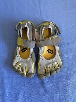 Vibram Five Fingers Shoes Gray Yellow  Size 39 Usa 8/5 • $29.95