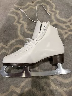 White Riedell Figure Skates Model 121. Size 7 1/2. Medium Width • $75