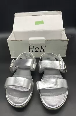 H2K Women’s Silver White Soles Sandals  Sz 10 NIB • $10.99