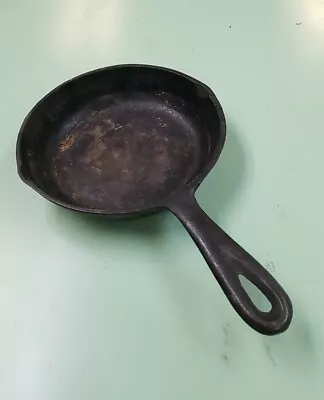 Vintage Unmarked Cast Iron Skillet 6 Inch No.6 With Heat Ring • $11.99