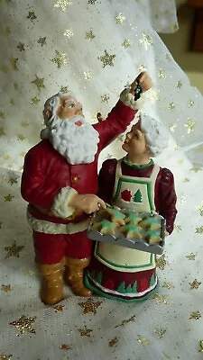 HALLMARK KEEPSAKE 2001 Santa Sneaks A Sweet Mr. Mrs. Claus Series Cookies Baking • £15.43
