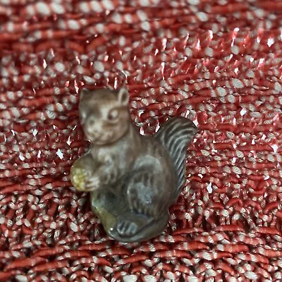 Wade Whimsie Squirrel With Nut 1970s-80s - Collectable - Small Ceramic Vintage • £1.99