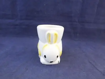 Vintage Ceramic Egg Cup Bunny Rabbit Design. • £12.96