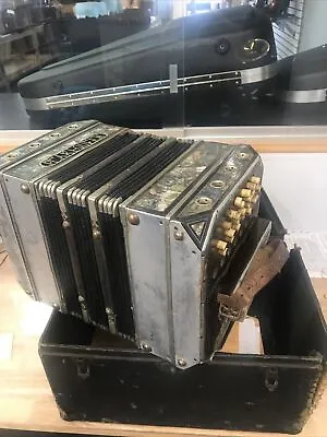 Antique Pearl Queen Concertina Buttonbox • $700