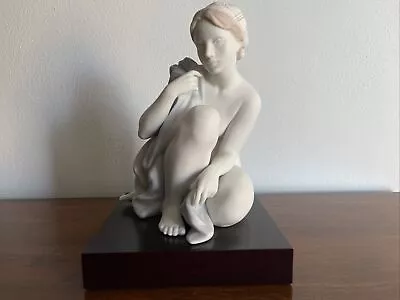 2001 ‘SOOTHING REFLECTIONS’ LLADRO Porcelain Figurine Item # 258 • $795