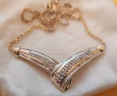 Exquisite 1 TCW  Diamonds V-Shaped 10K Gold Necklace 18  Long ((7)) • $700