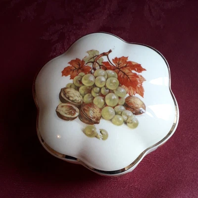 £12.99 • Buy Vintage Royal Worcester ( Palissy) Ceramic  Trinket Box With Grapes And Nuts Vgc
