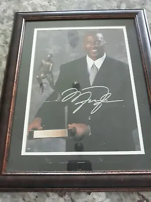 Michael Jordan (Chicago Bulls) Signed Framed Photo With COA • $325
