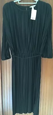 H&M Midi Pleated Dress Black. Size Medium NWT RRP £34.99 • £7.50