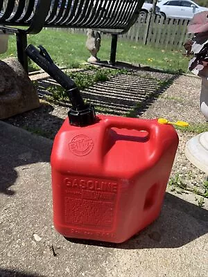 Blitz 2 Gallon 8 Oz Vented Gas Can CLEAN!! • $19.99