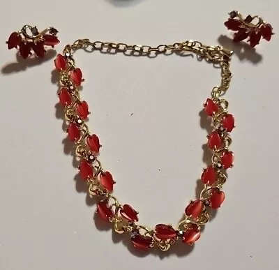 Beautiful Vtg LISNER-like Leaf Design Ruby Red Lucite Choker Clip Earrings Set • $28