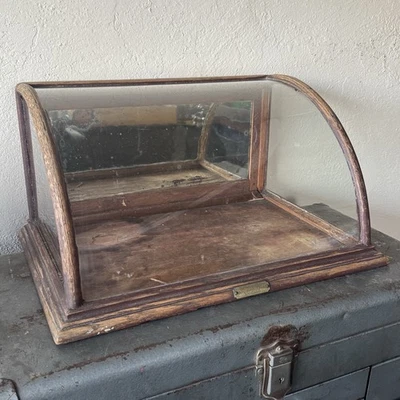 Best Antique Curved Glass Display Case Deals | Dealsan