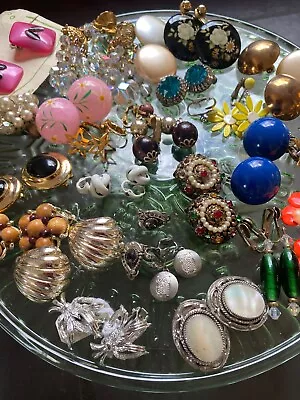 Lovely Lot Of 26 Pair Of Vintage Clip On Earrings- Gold & Silver Tone*Faux Pearl • $39