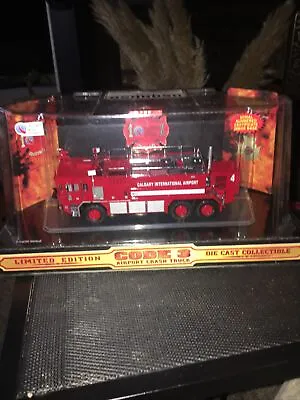 CODE 3 COLLECTIBLES OSHKOSH CALGARY AIRPORT CRASH FIRE ENGINE 1.64 New Rare • £80.99