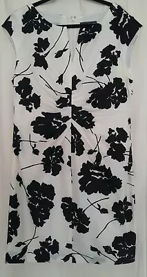 £4 • Buy Jessica Howard Sleeveless Dress Size 20