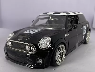 Jada Toys Dub City 2007 Mini Cooper S 1:24 Raceway 37 • $29.99